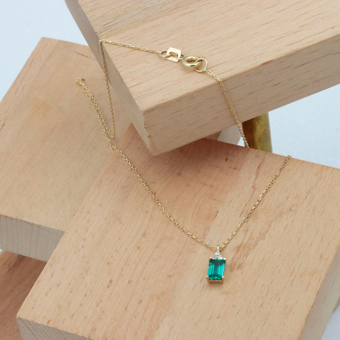 Dainty 14k Gold Emerald Necklace