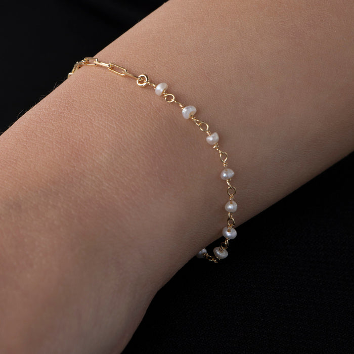 Dainty Pearl Bracelet