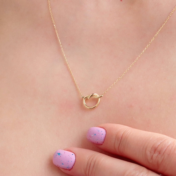 Elegant 14k Gold Love Knot Necklace