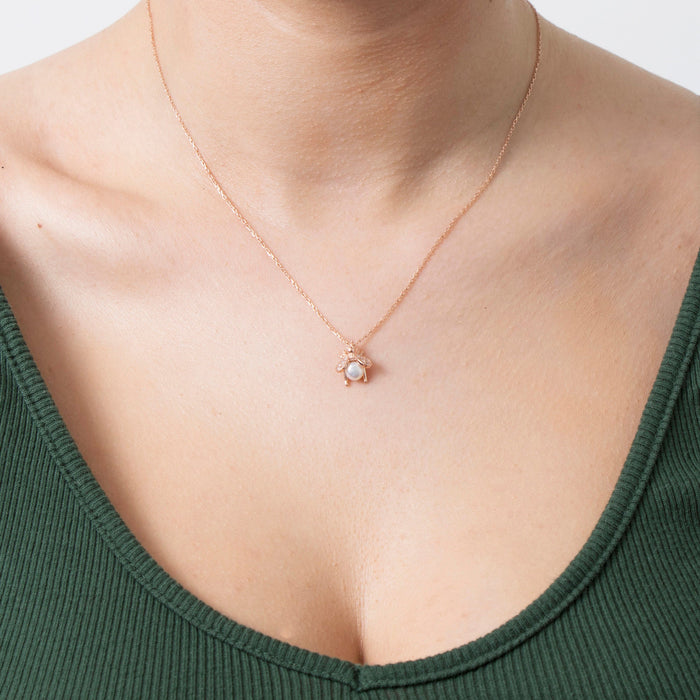 Elegant Bee & Pearl Pendant