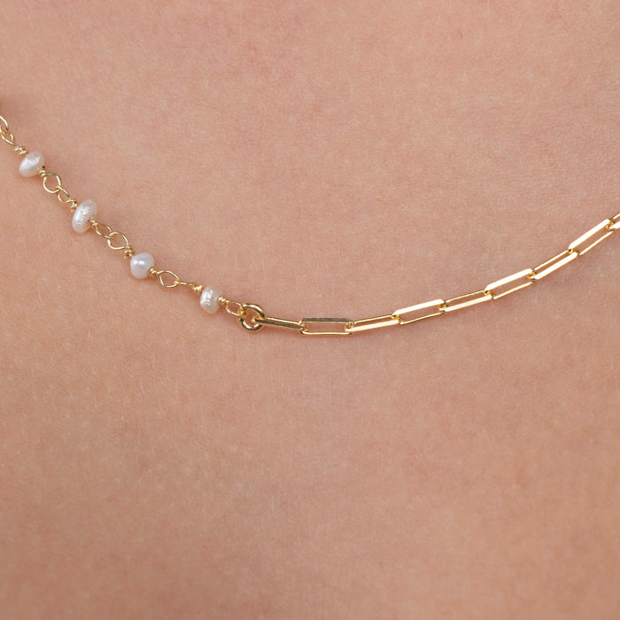 Elegant Freshwater Pearl & Gold Chain Necklace