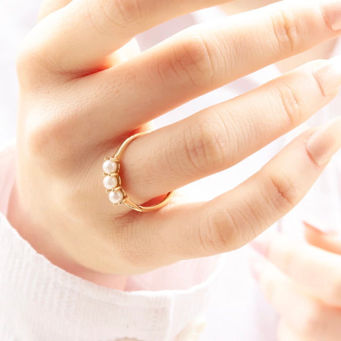 Elegant 14k Gold Pearl Ring