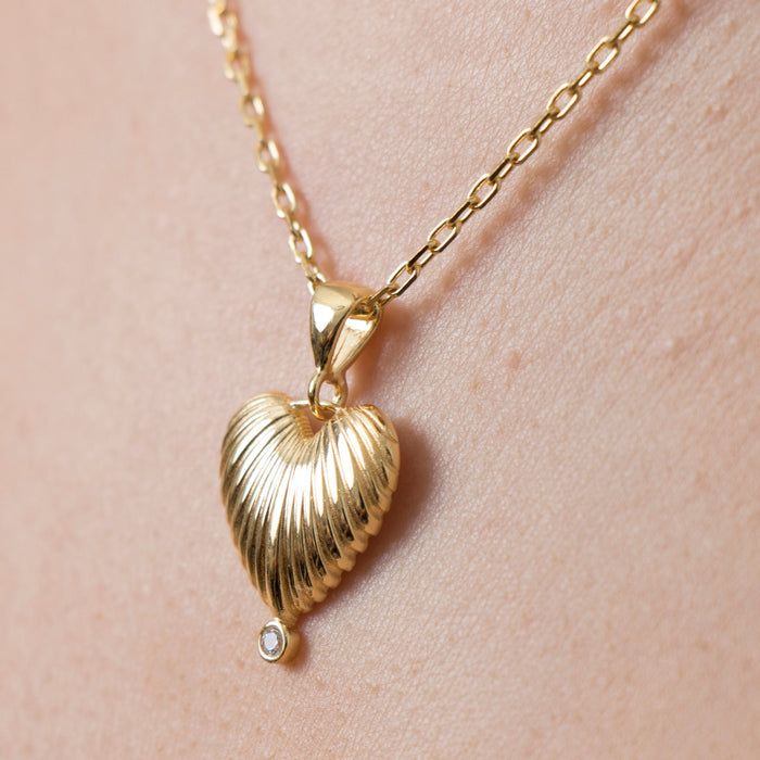 Dainty Minimalist Heart Necklace