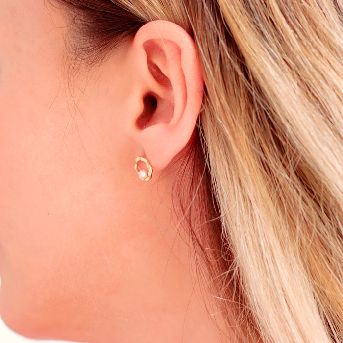 14K Gold Freshwater Pearl Stud Earrings