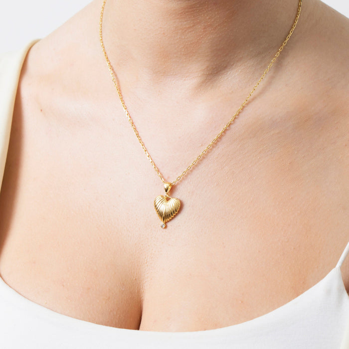 Dainty Minimalist Heart Necklace